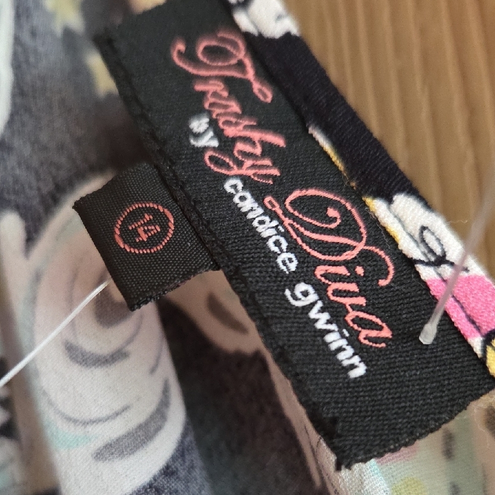 Trashy Diva Doll Dress in Cinderella Print - Picture 3 of 11